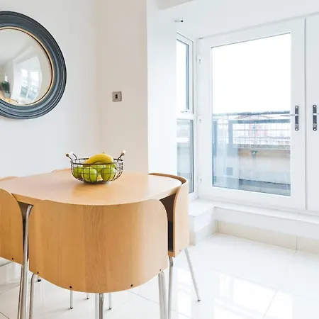 Duplex Old City Temple Bar Apt Sleeps 5 Essa00 Dublin
