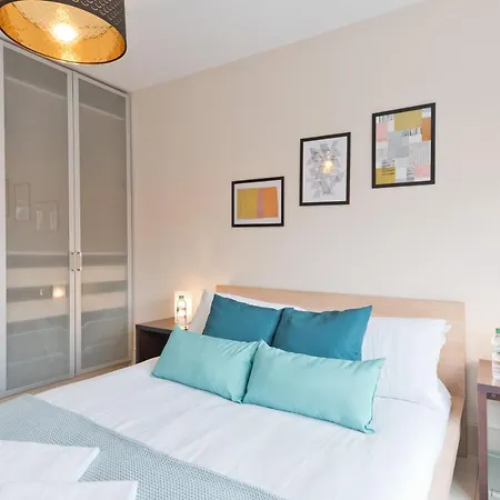 Apartment Duplex Old City Temple Bar Apt Sleeps 5 Essa00 Dublin