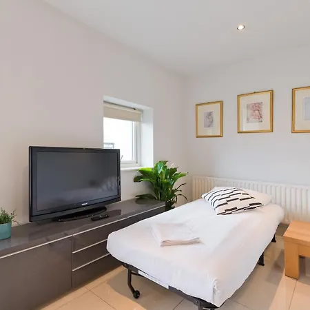 Apartment Duplex Old City Temple Bar Apt Sleeps 5 Essa00