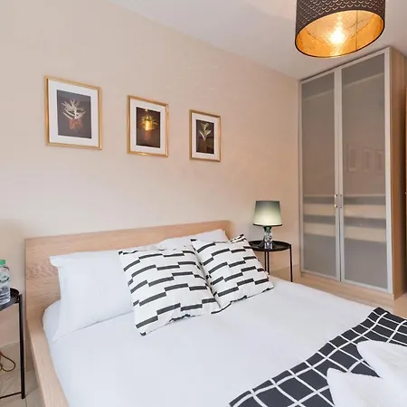 Apartment Duplex Old City Temple Bar Apt Sleeps 5 Essa00 *